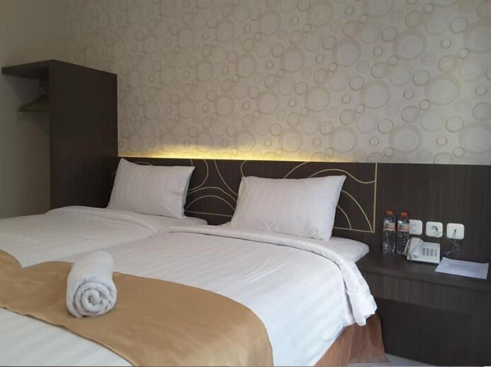Nutana Hotel Mataram Buitenkant foto