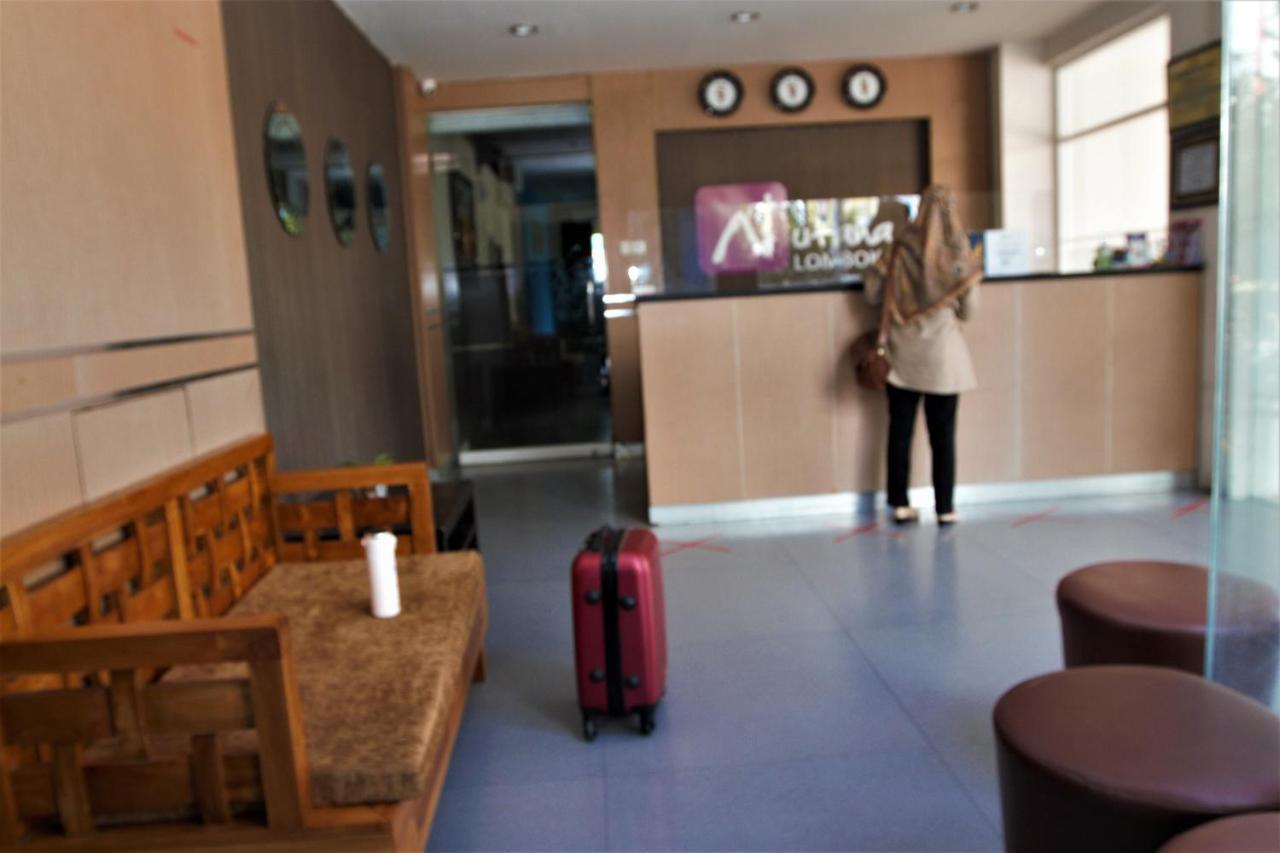 Nutana Hotel Mataram Buitenkant foto