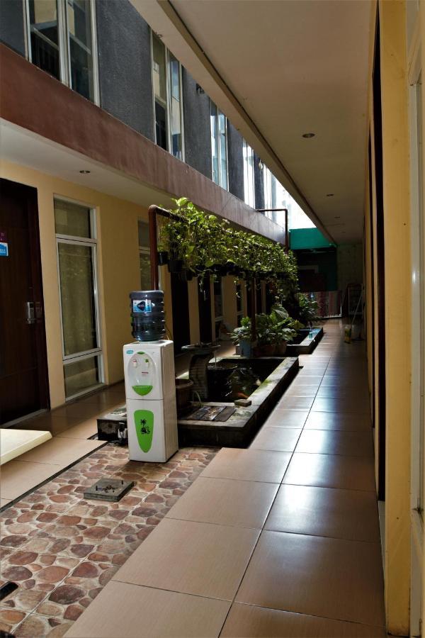 Nutana Hotel Mataram Buitenkant foto