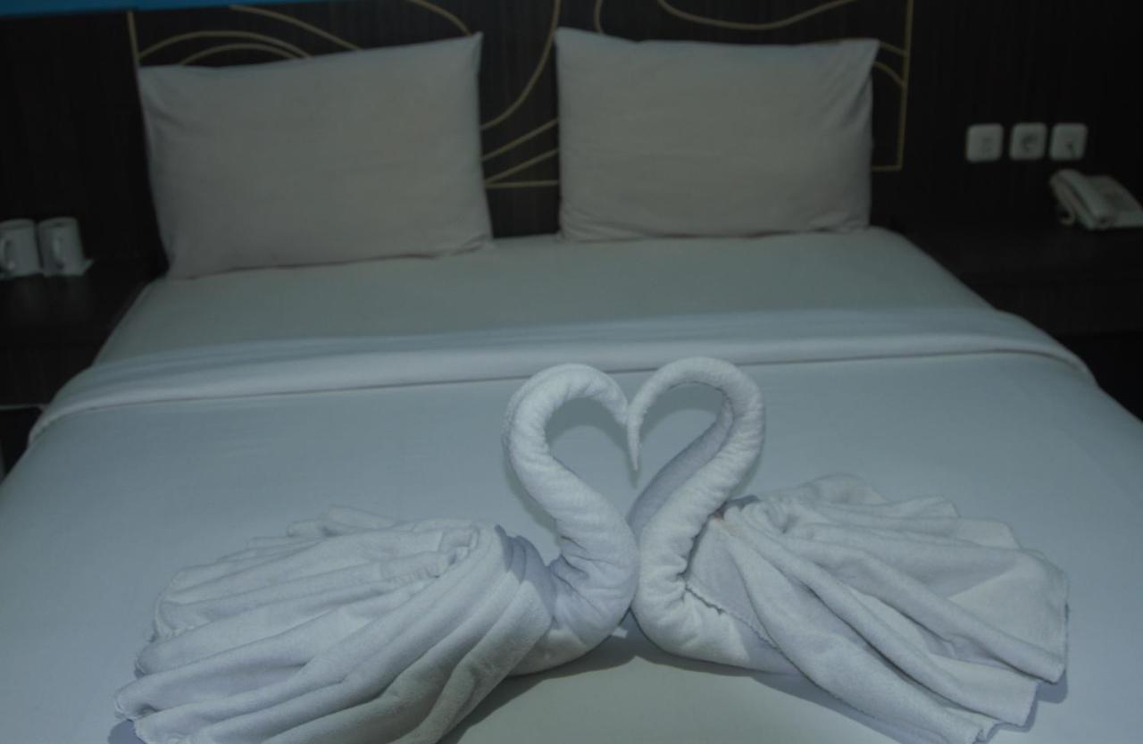 Nutana Hotel Mataram Buitenkant foto