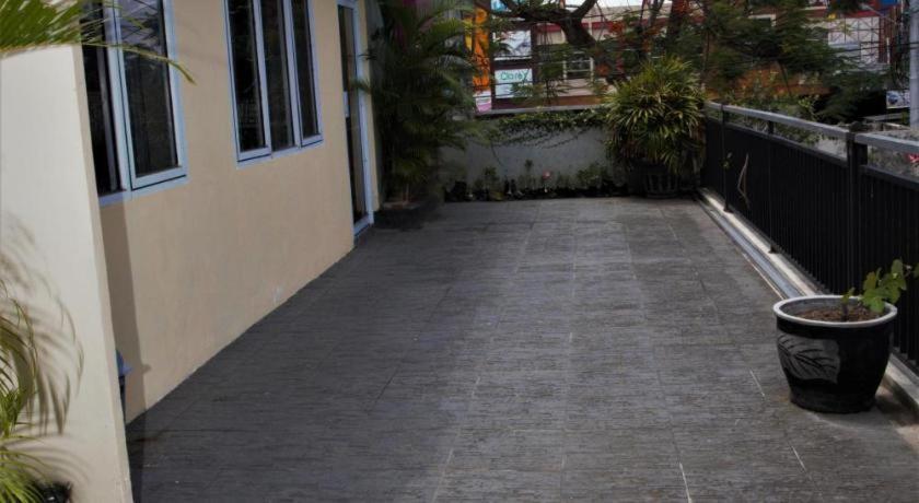 Nutana Hotel Mataram Buitenkant foto