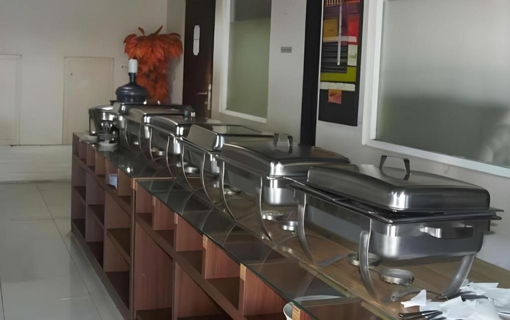 Nutana Hotel Mataram Buitenkant foto