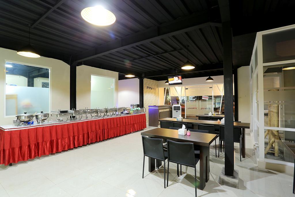 Nutana Hotel Mataram Buitenkant foto