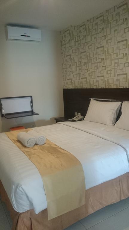 Nutana Hotel Mataram Buitenkant foto